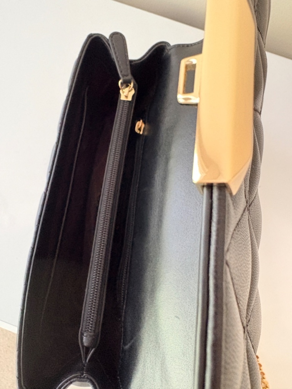 Michael Kors Soho Large Quilted Leather Shoulder Bag in Black / Gold - Picture 8 of 8